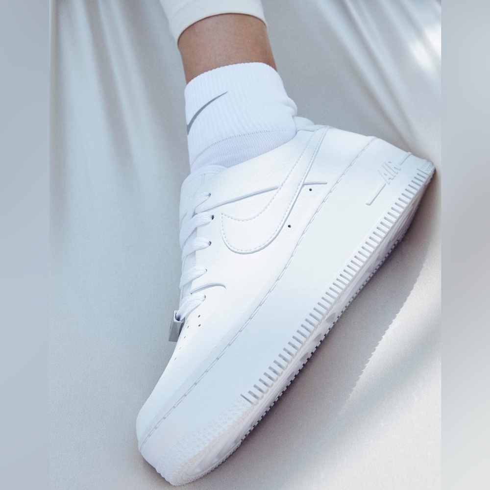 Nike Air Force 1 Sage Low white women’s platform